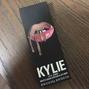 AUTHENTIC Libra Kylie Lip Kit